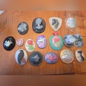 Lot 4 Of 16 Resin Cameo Cabochons Ladies Head, Rose, Cat, Horse, Skull Butterfly